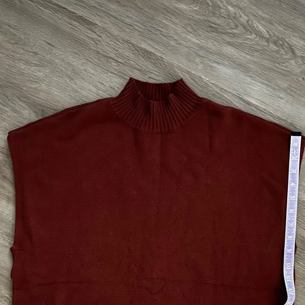 NWOT Cyrus Mock Neck Sweater Vest/Size Medium
